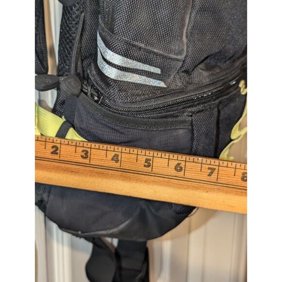 New Balance backpack LA Dodgers Logo Running Track Bag Black Yellow Hydration - Picture 3 of 13